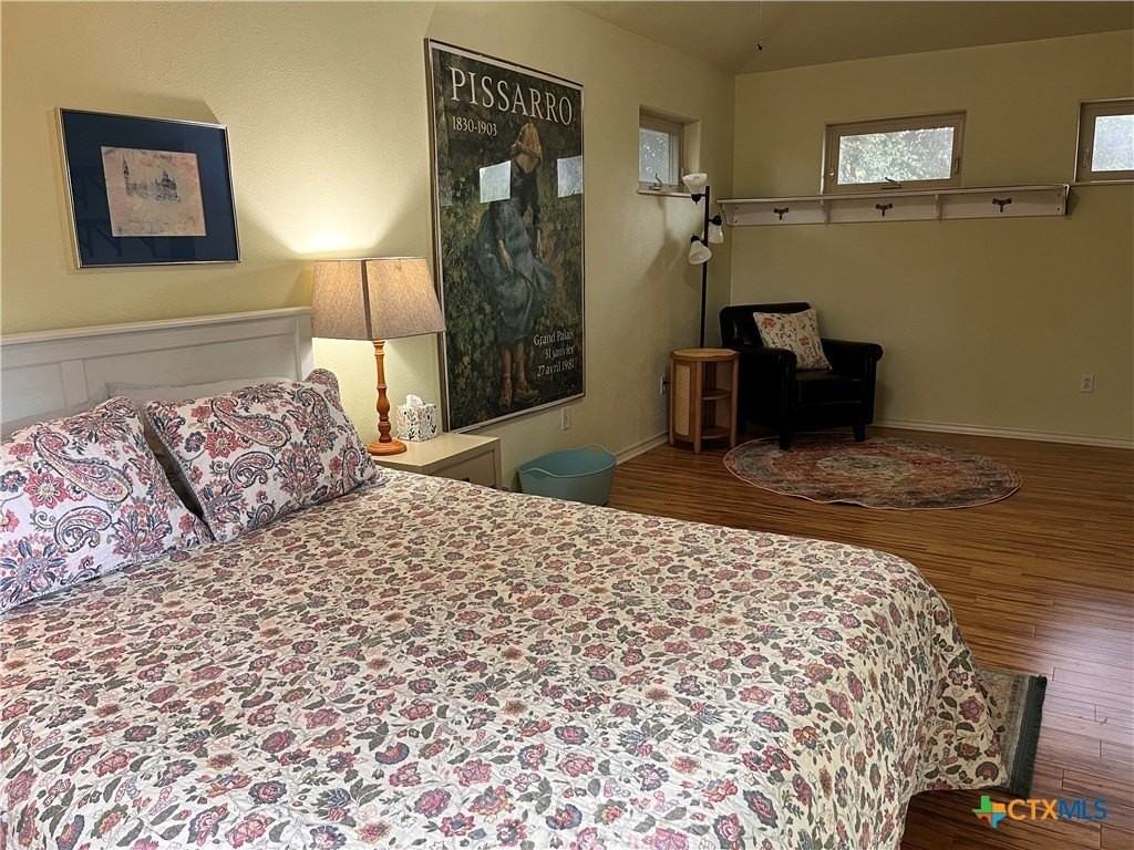 121 Butler Ln - Photo 5 of 27