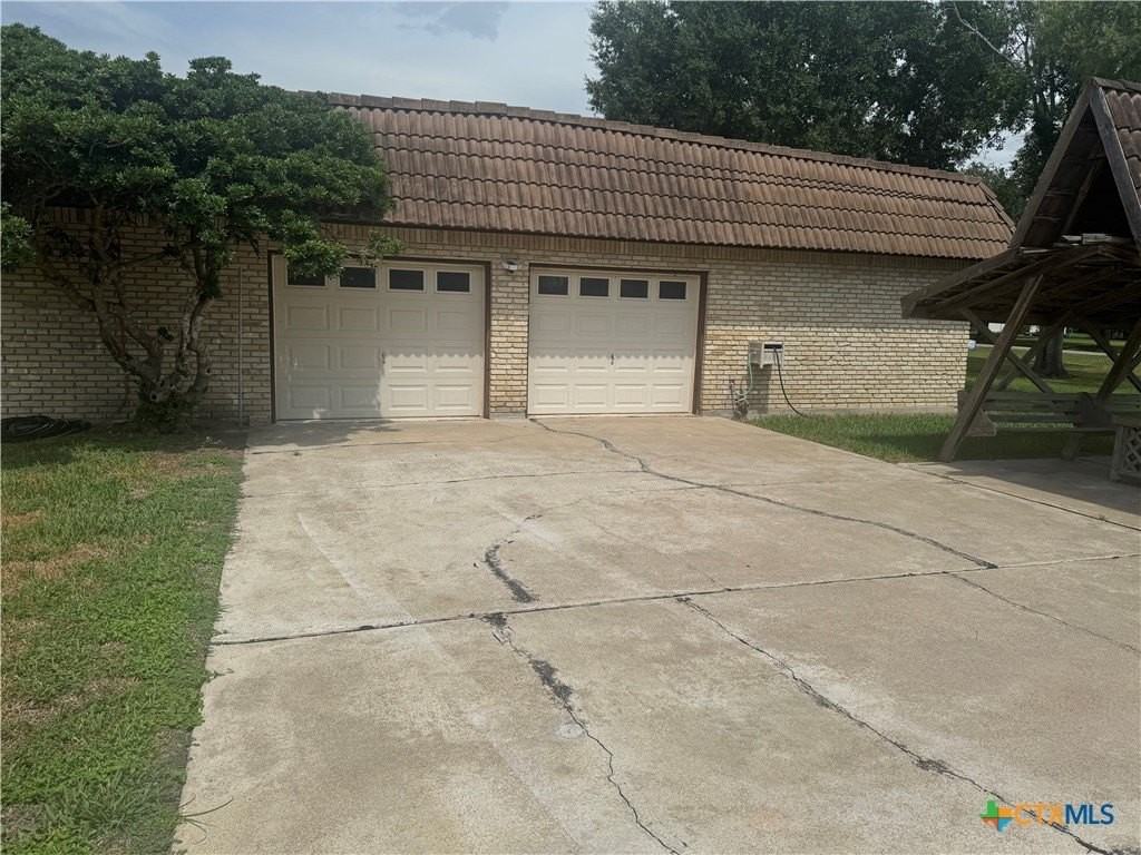 6 Ramona Ln - Photo 2 of 13