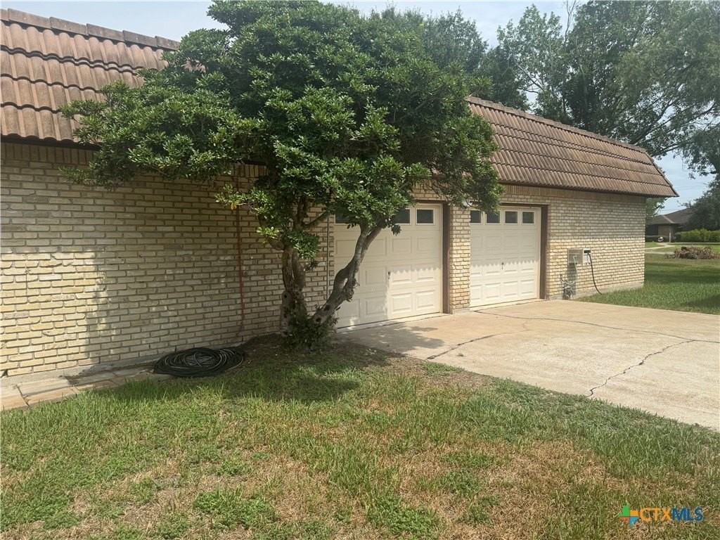 6 Ramona Ln - Photo 3 of 13