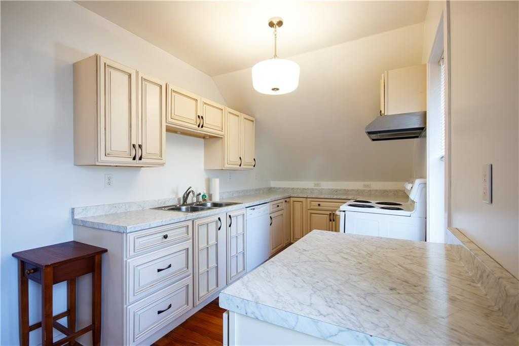 40 E Barrows St Unit 3 #3 - Photo 4 of 18