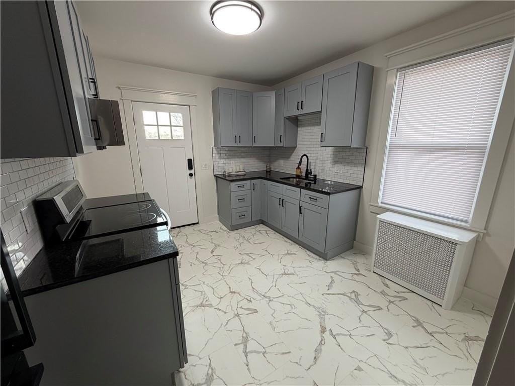 532 Post Rd - Photo 3 of 10