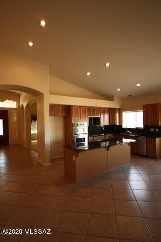 918 E Gibbon River Way - Photo 2 of 12