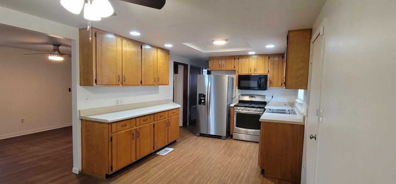 1210 Carson Dr - Photo 6 of 21