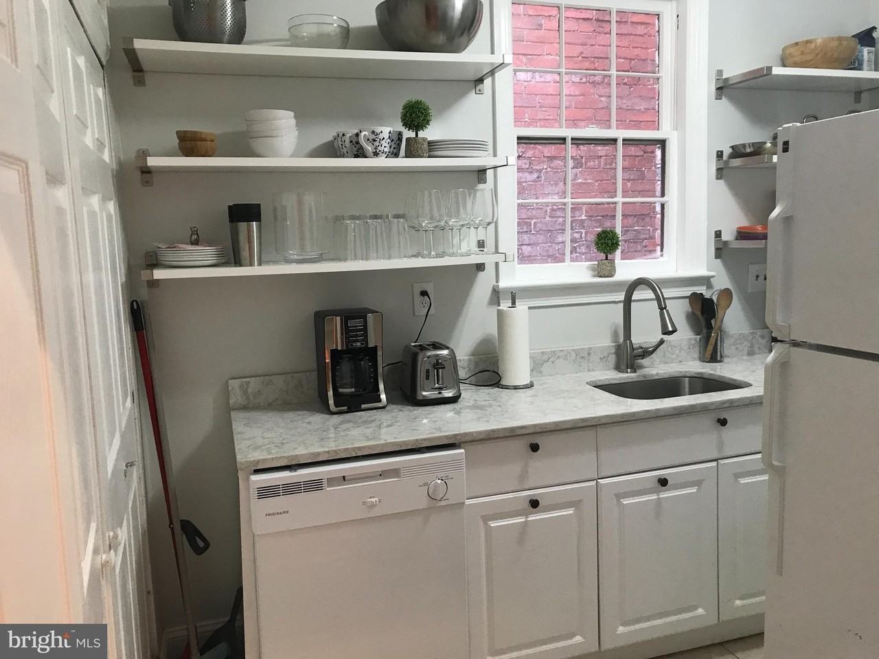 731 13th St Ne Apt 1 #1 - Photo 5 of 16