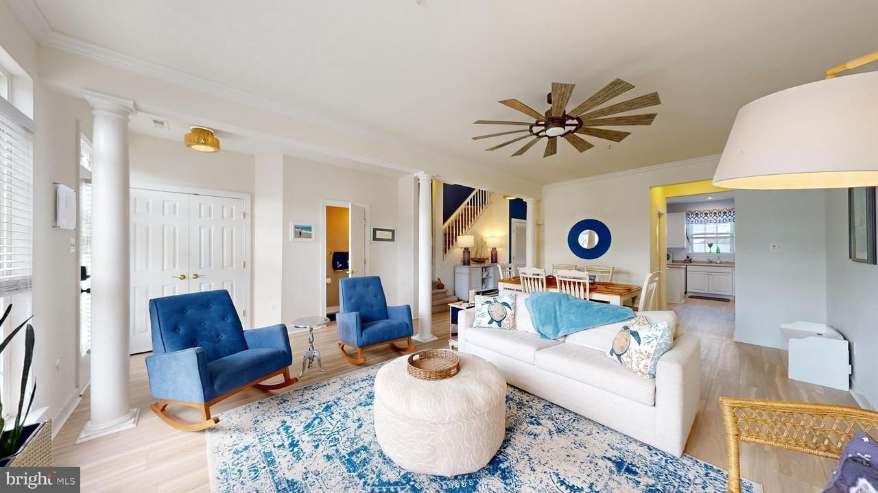 17216 Chatham St - Photo 3 of 44