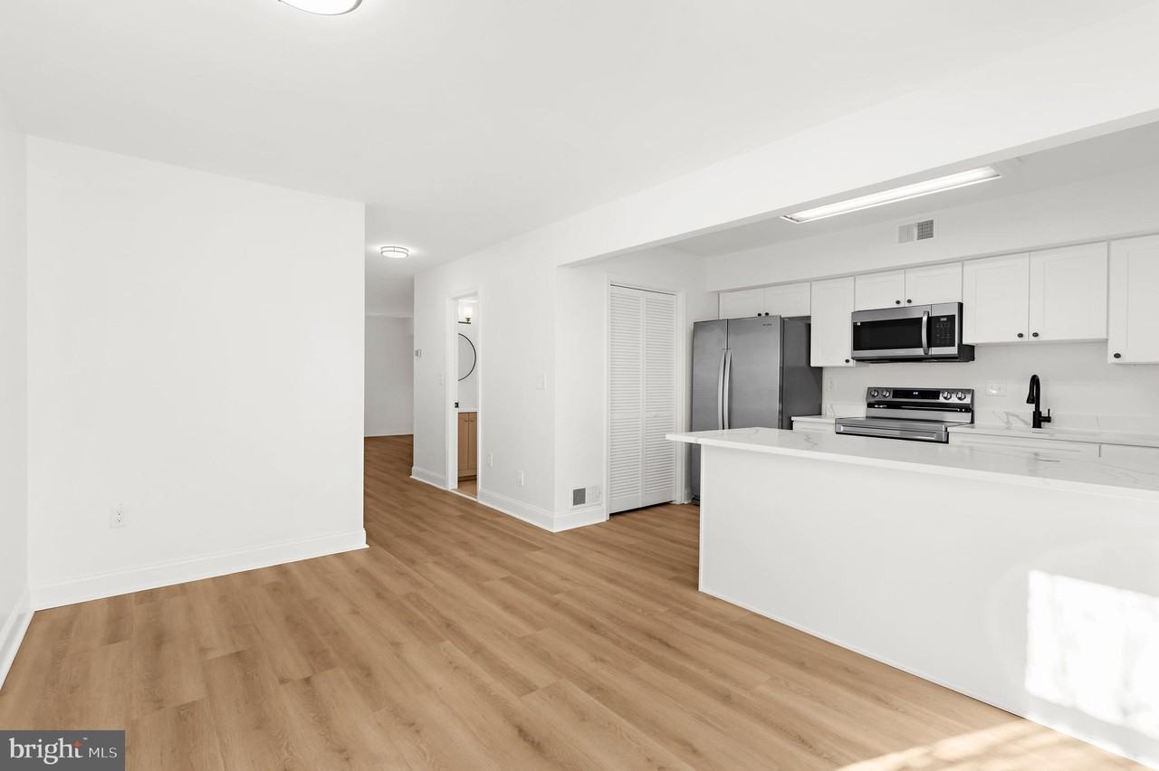 615 Bywater Rd - Photo 5 of 28