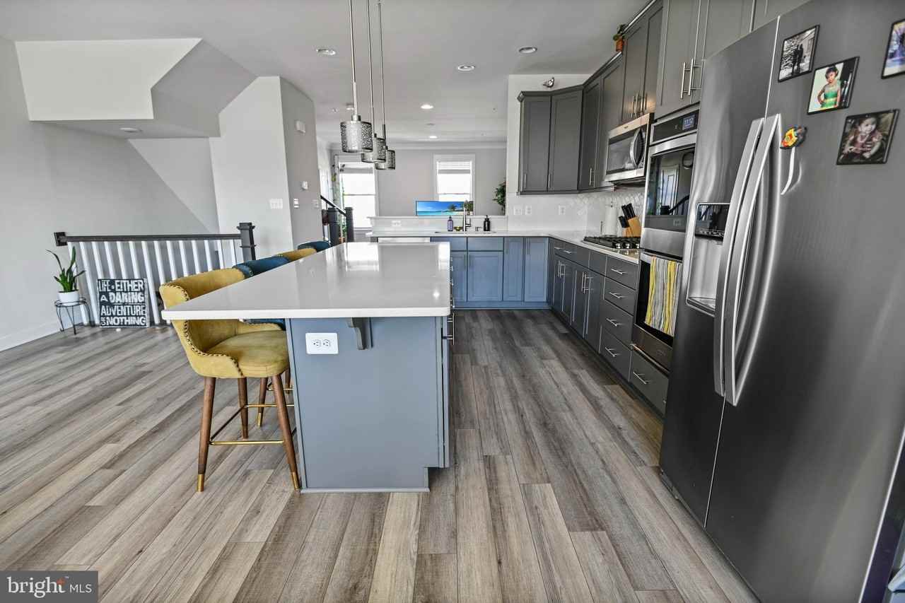 8910 Shady Pines Dr - Photo 5 of 23