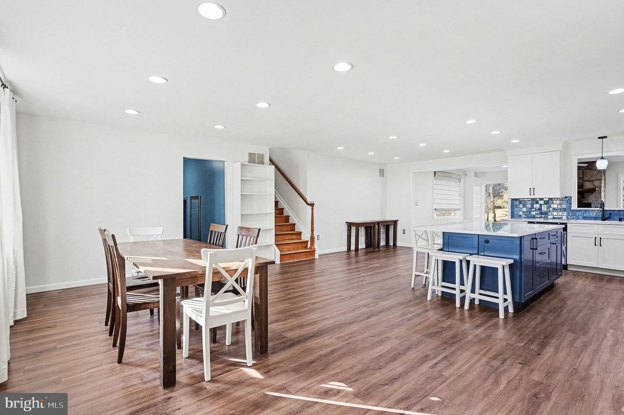 906 Shelburne Rd - Photo 3 of 30