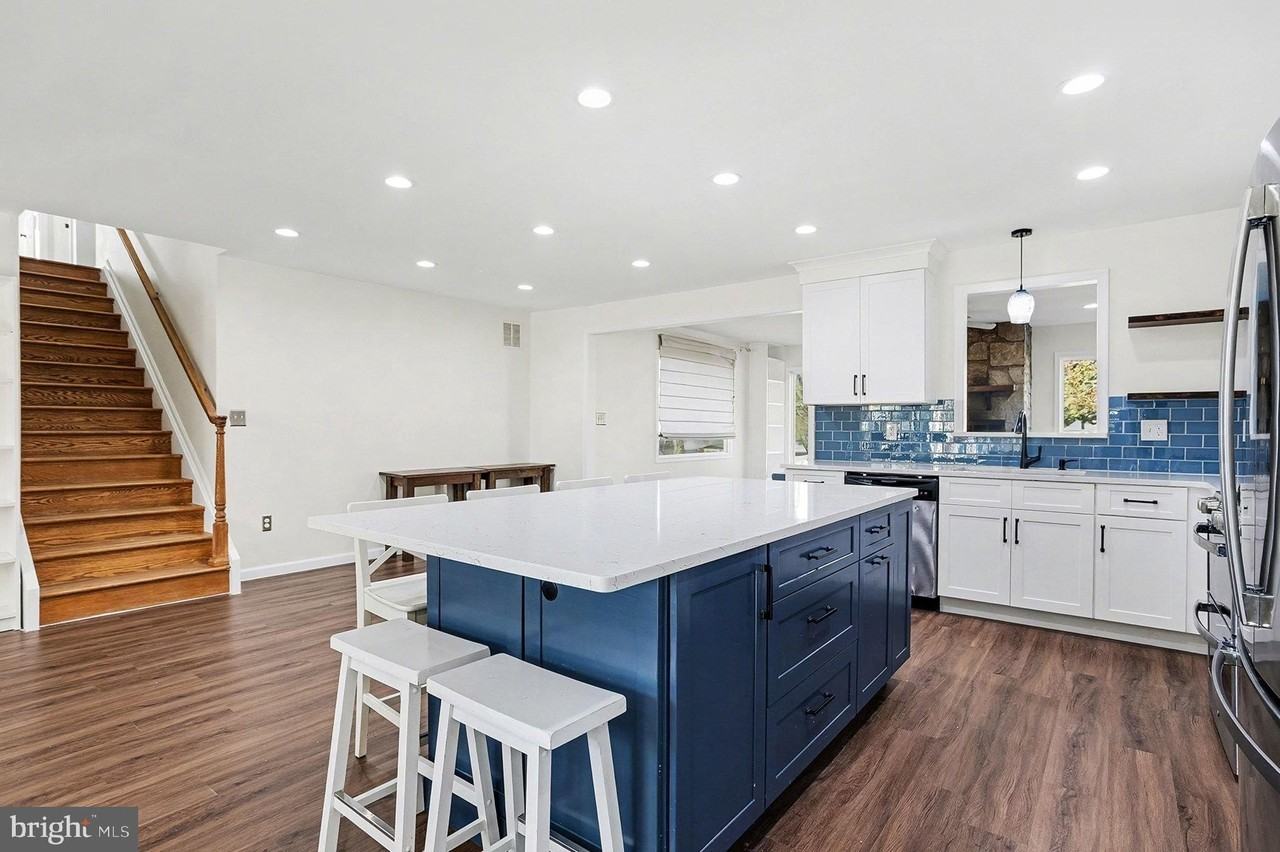 906 Shelburne Rd - Photo 5 of 30