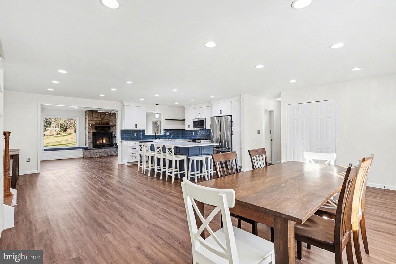 906 Shelburne Rd - Photo 7 of 30