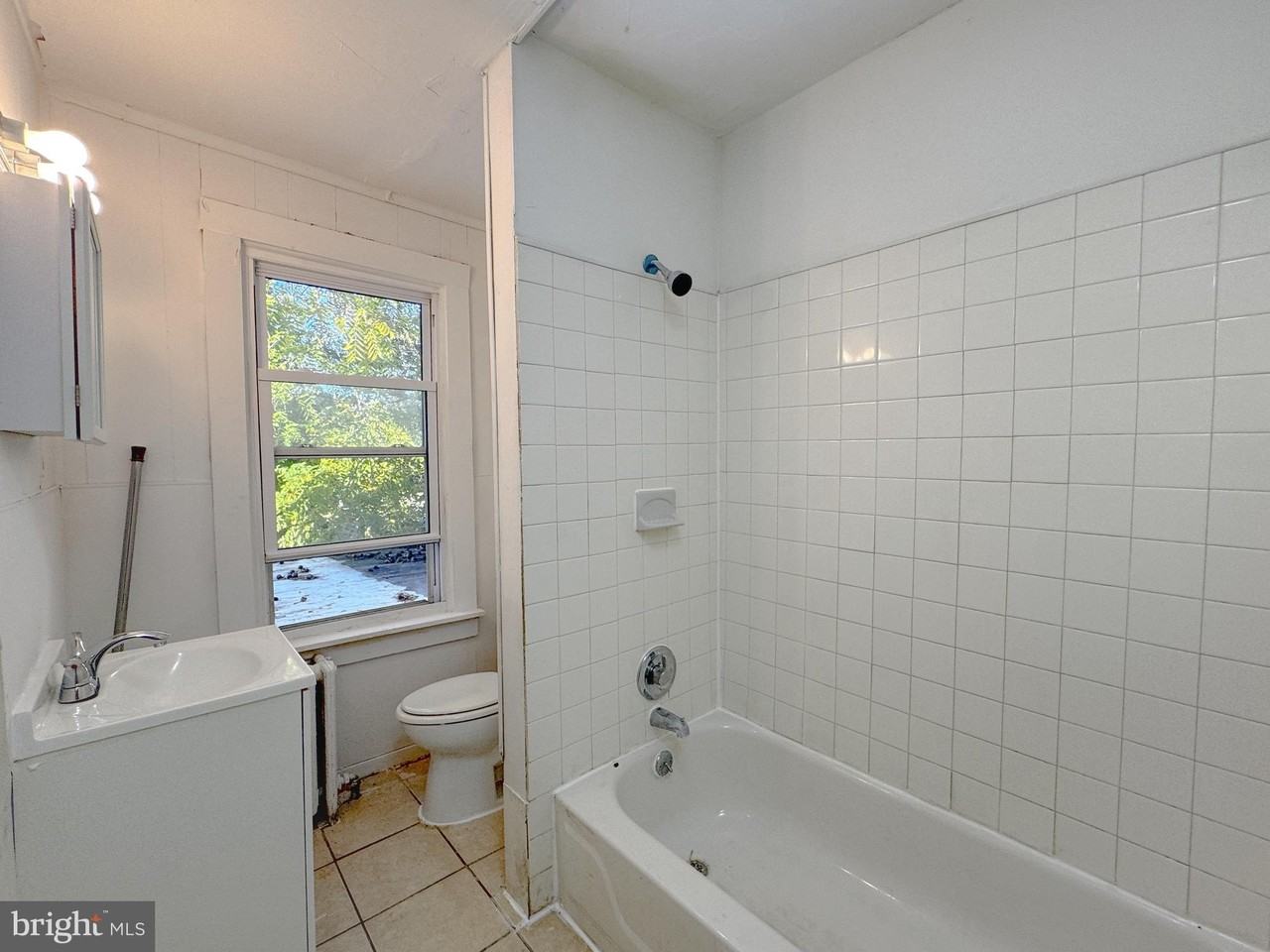 100 W Main St Apt B #B - Photo 5 of 21