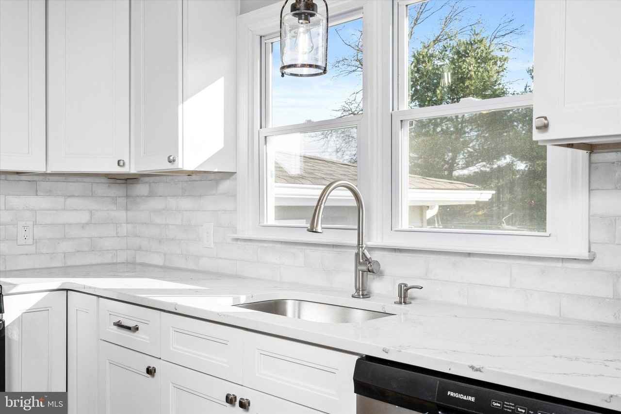 123 Argonne Ave - Photo 6 of 26