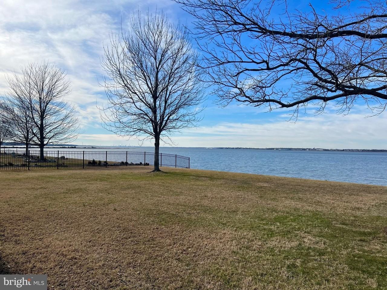 289 N River Dr - Photo 4 of 26