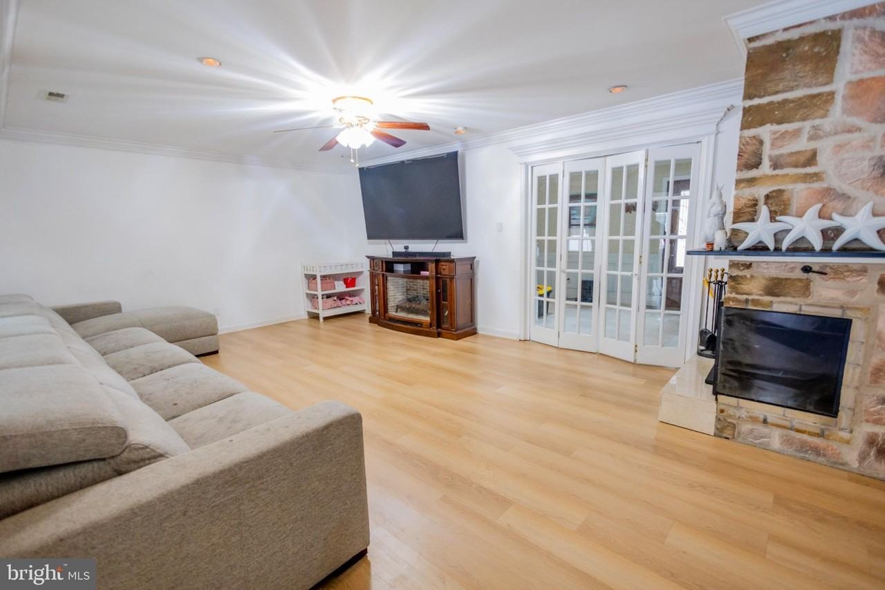 24 Rose Apple Rd - Photo 6 of 25