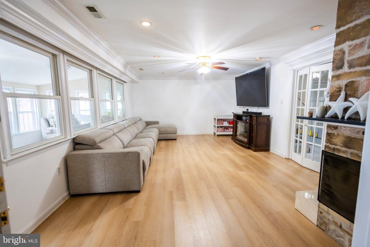 24 Rose Apple Rd - Photo 7 of 25