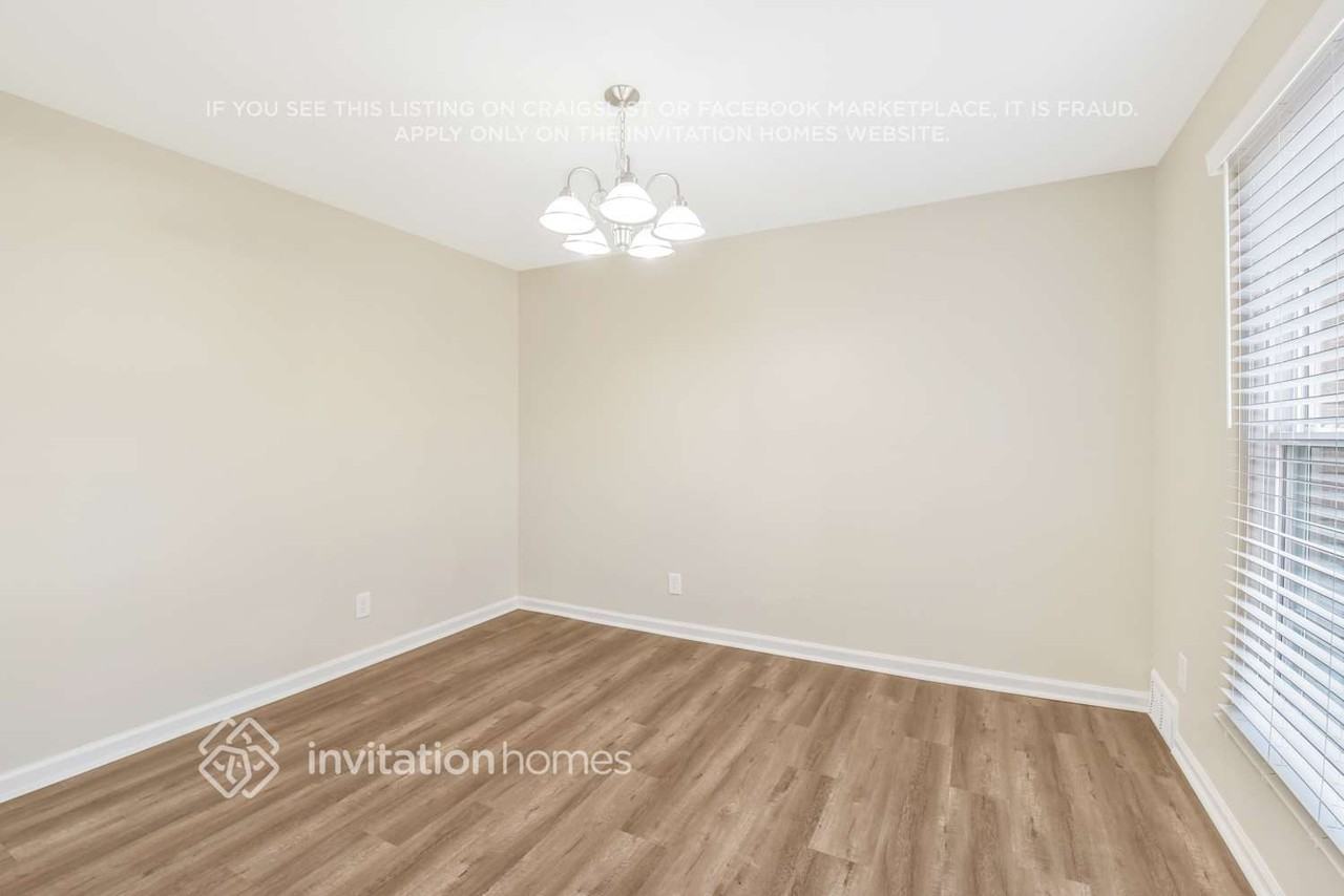 3332 Bonneville Dr - Photo 4 of 29