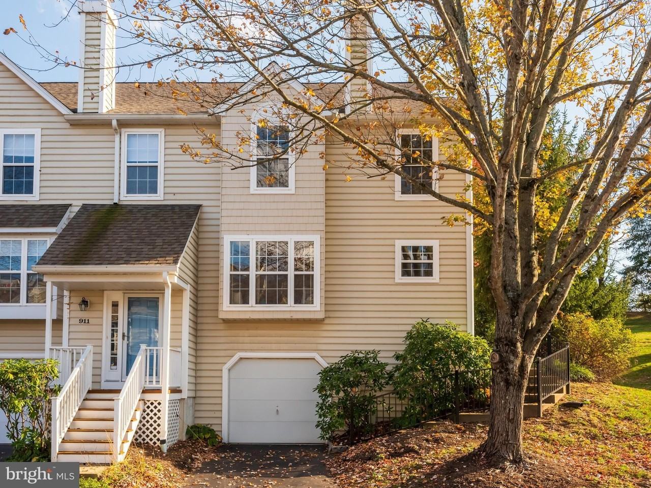 913 Harbour Ridge Ln - Photo 3 of 48