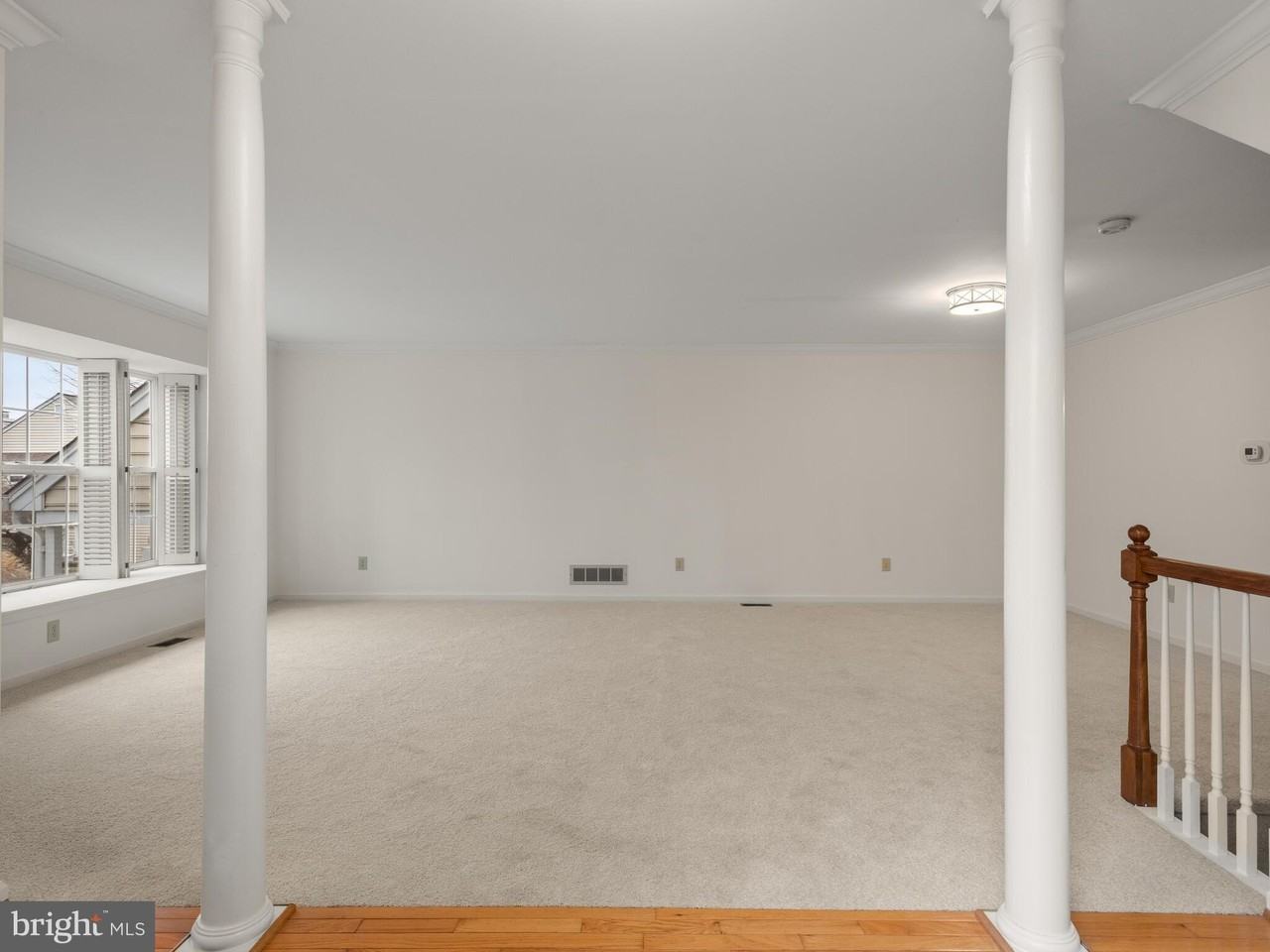 913 Harbour Ridge Ln - Photo 6 of 48