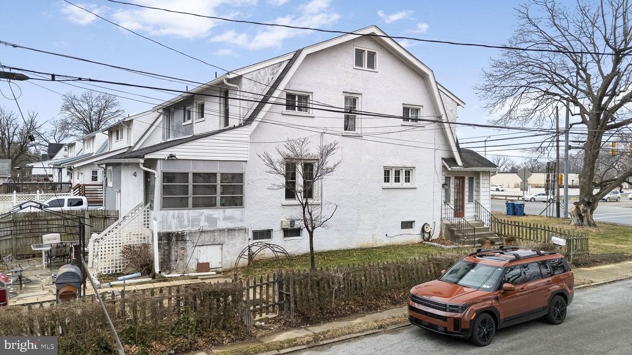 934 Paoli Pike - Photo 2 of 24