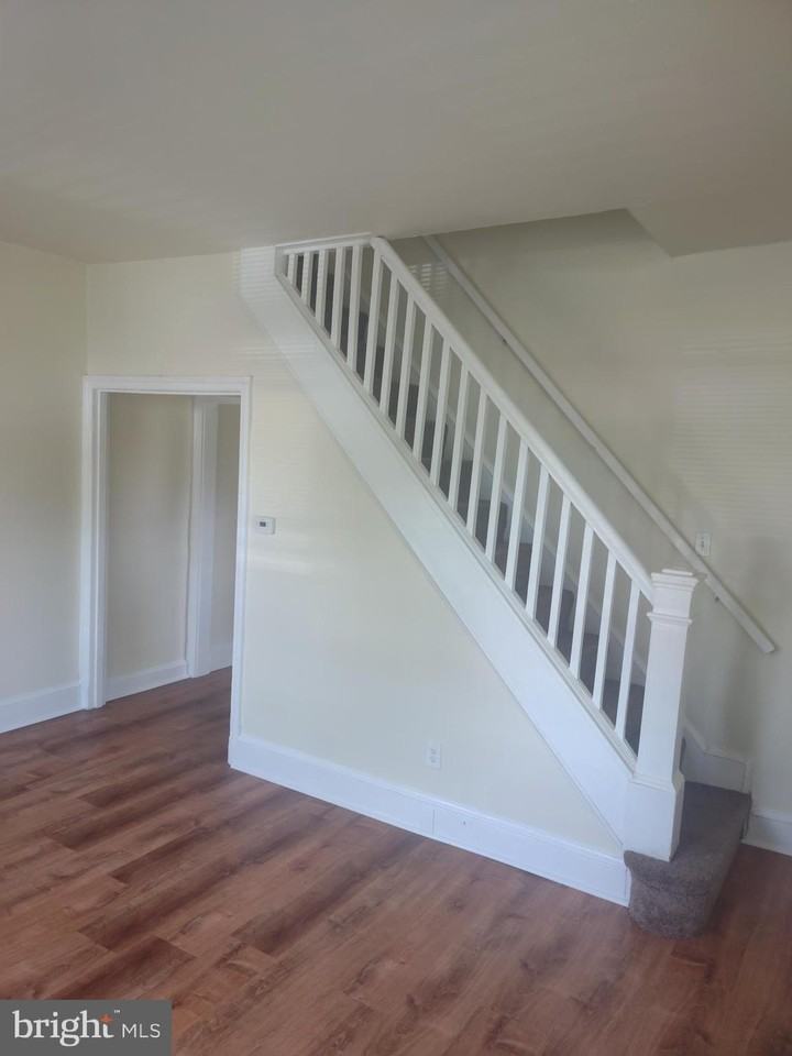 215 Vernon St - Photo 7 of 14