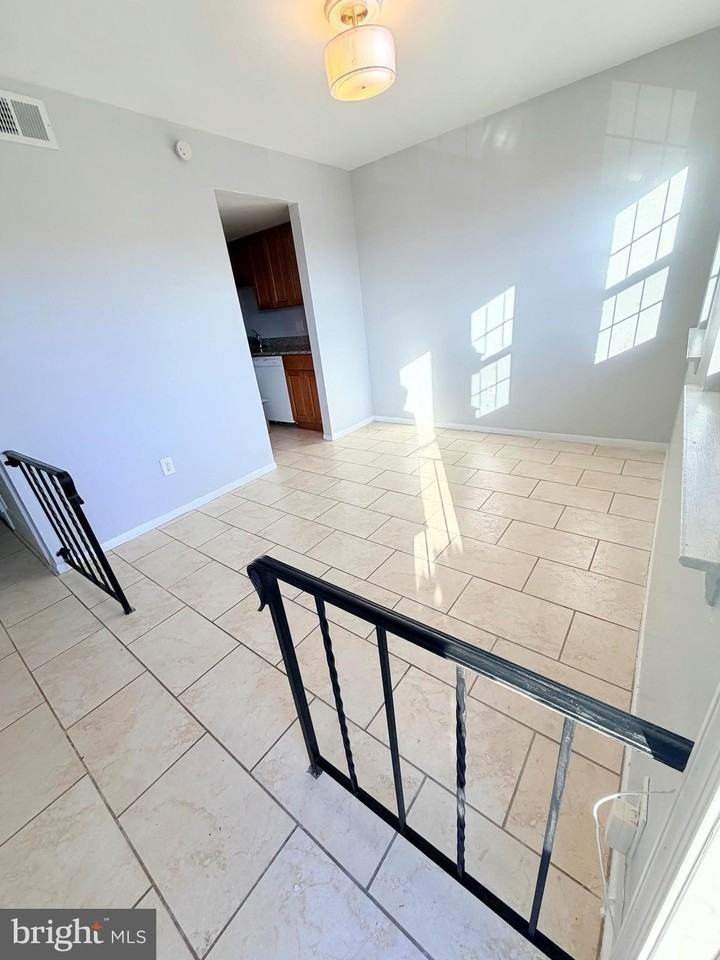 230 Holly Dr - Photo 3 of 6