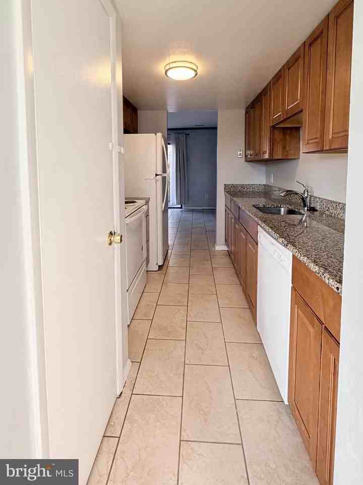 230 Holly Dr - Photo 4 of 6