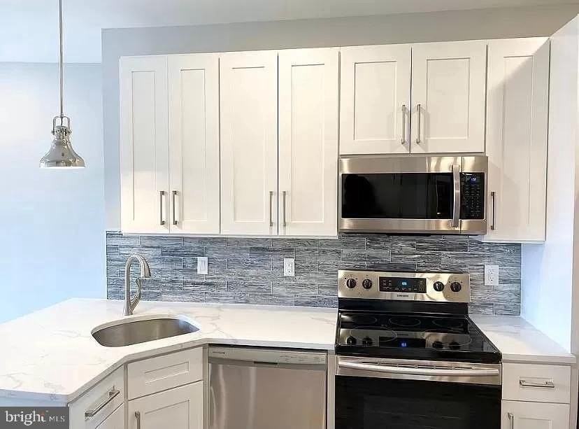 2425 Frankford Ave Apt 3 #3 - Photo 5 of 17