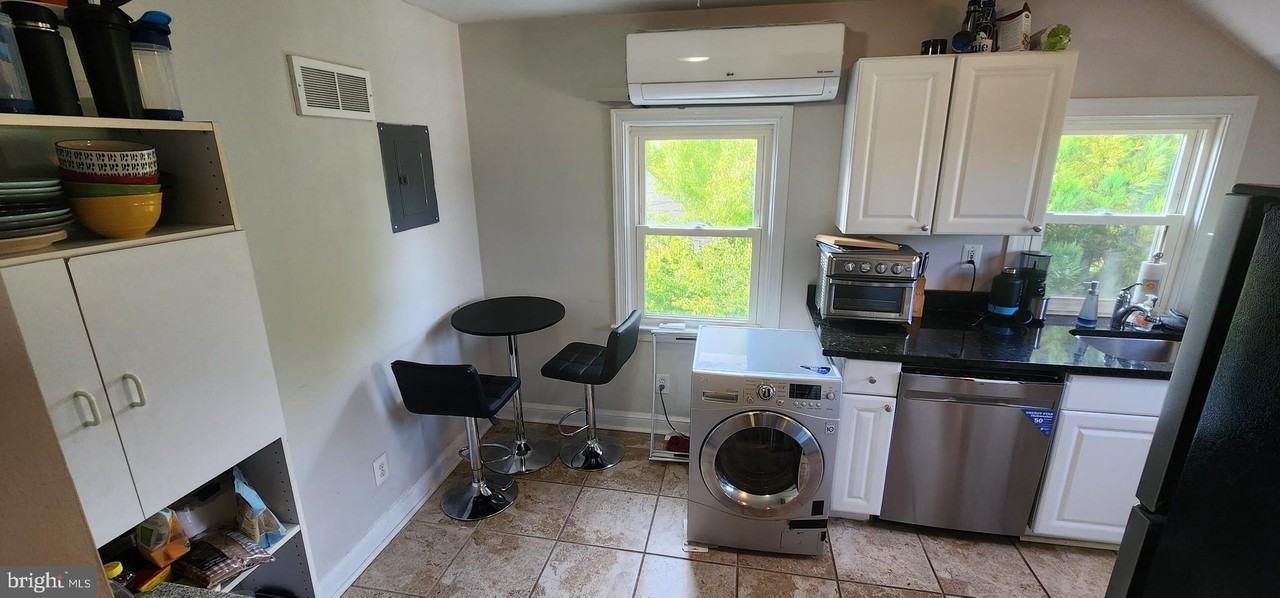 1227 N Utah St Unit 3 #3 - Photo 3 of 26