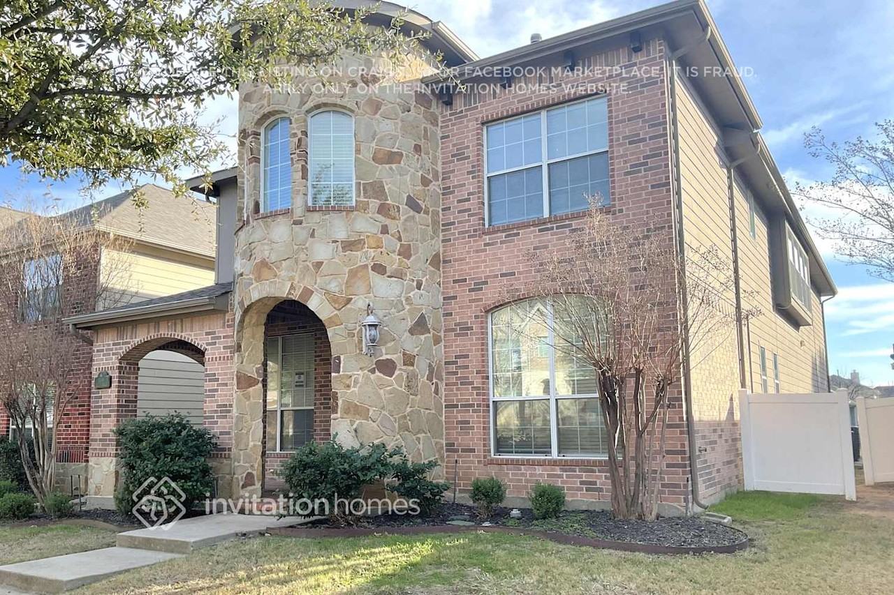 1008 Hayden Ln - Photo 2 of 20