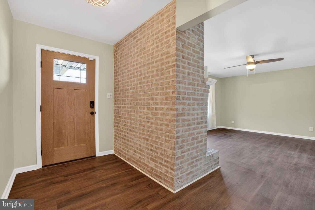 10160 Dahlgren Rd - Photo 3 of 25