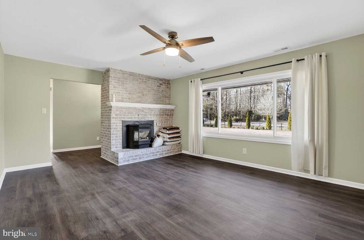 10160 Dahlgren Rd - Photo 4 of 25