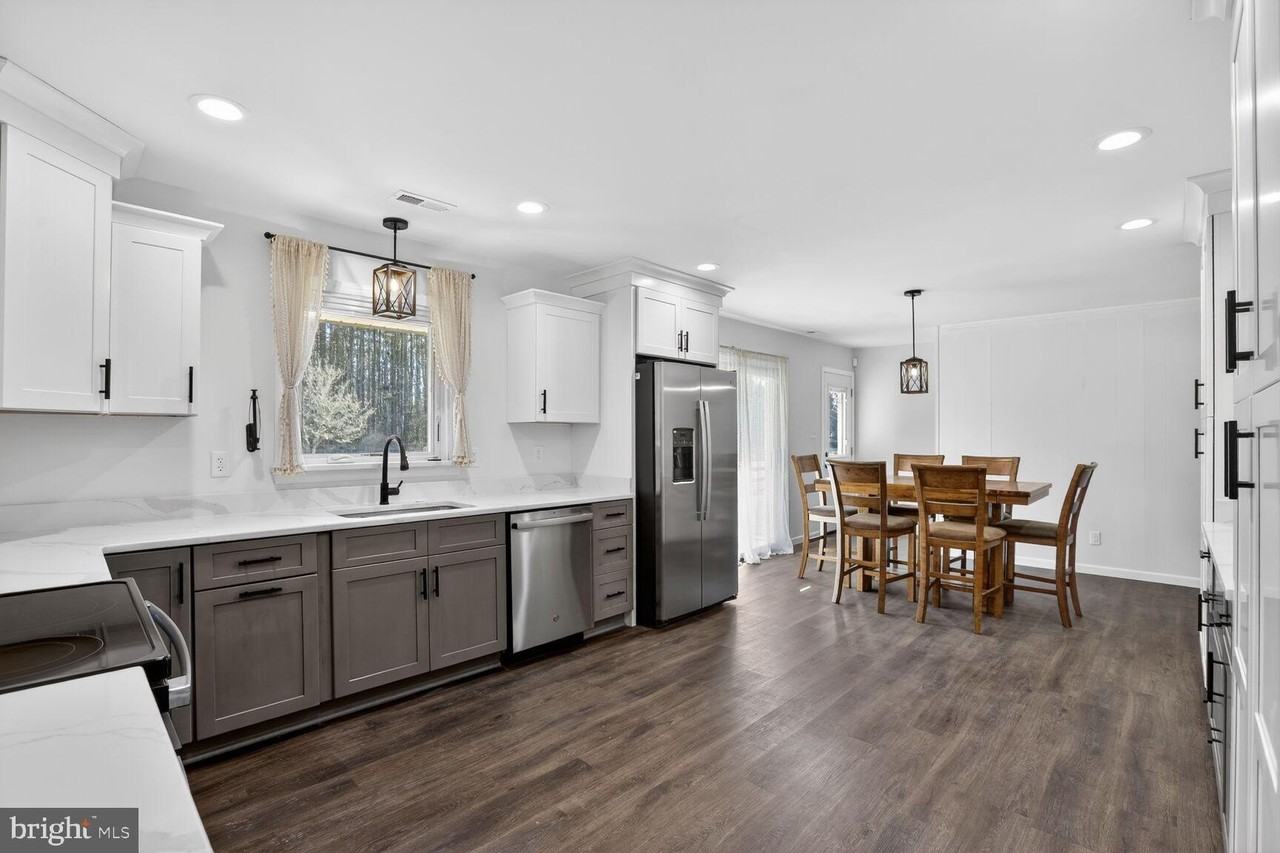 10160 Dahlgren Rd - Photo 7 of 25