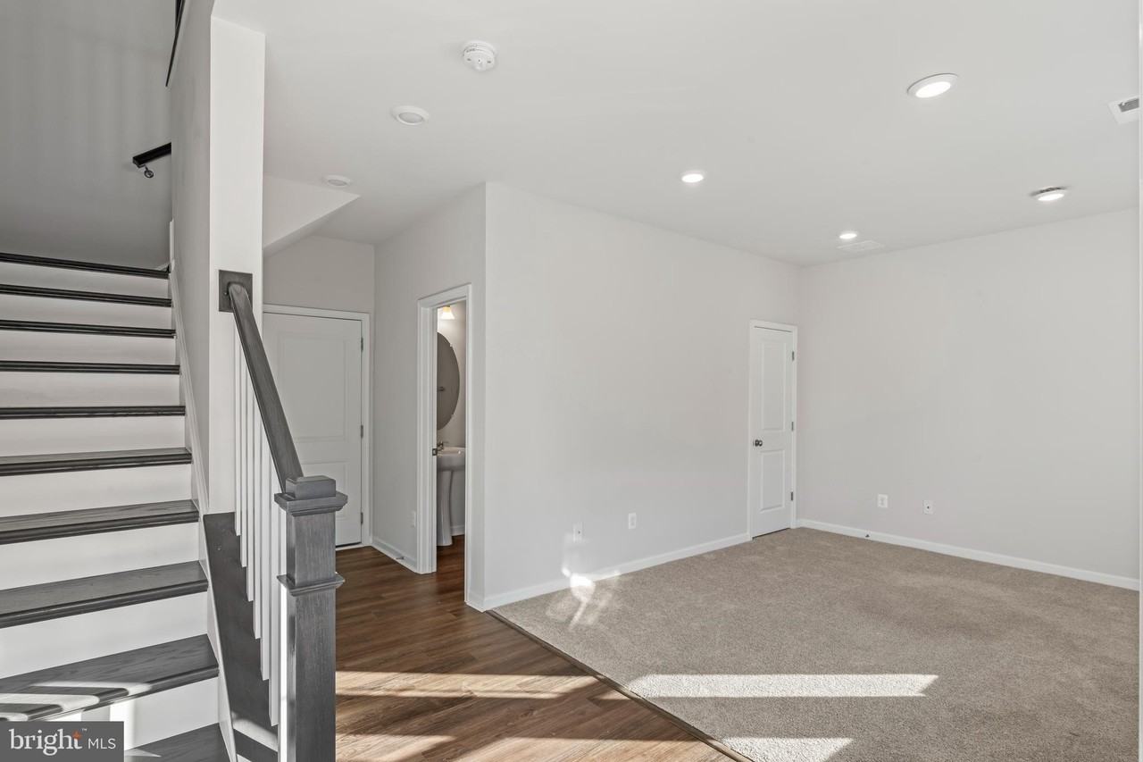 9334 Barnes Loop - Photo 3 of 50