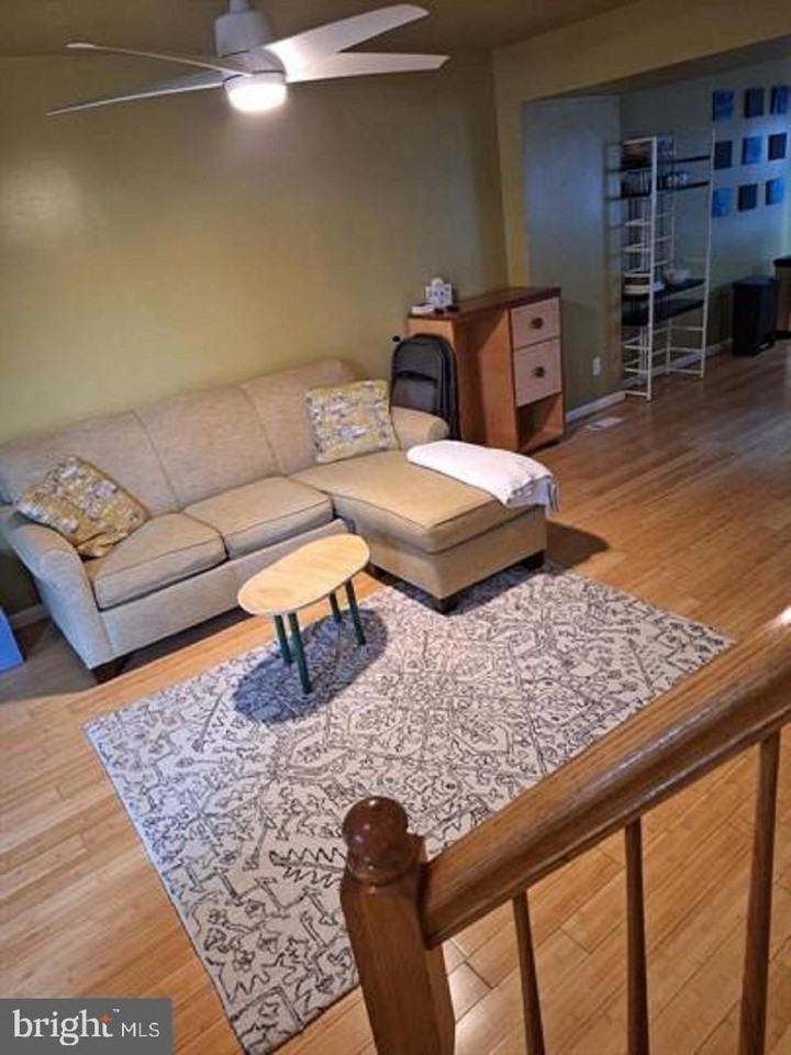 13010 Abner Ave - Photo 6 of 21