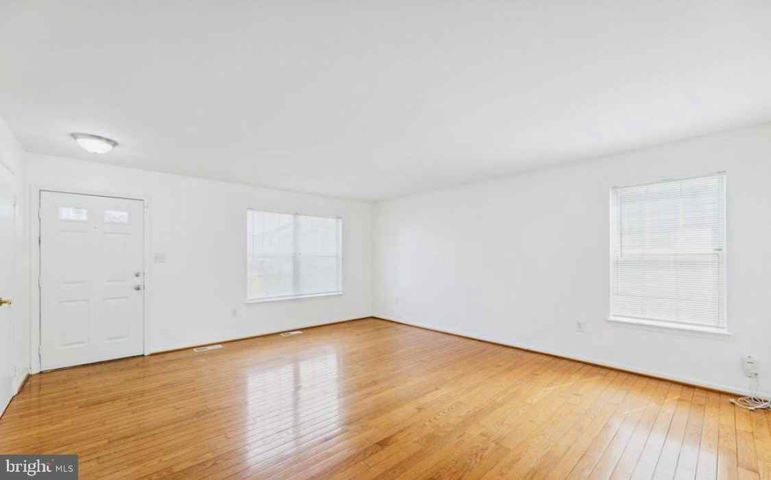 3645 Dahlgren Pl - Photo 7 of 20