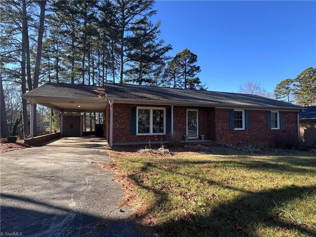 1122 Wells Cir - Photo 2 of 45