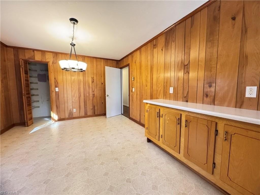 1122 Wells Cir - Photo 6 of 45