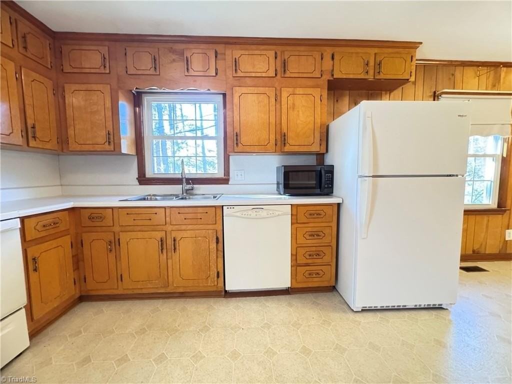 1122 Wells Cir - Photo 7 of 45