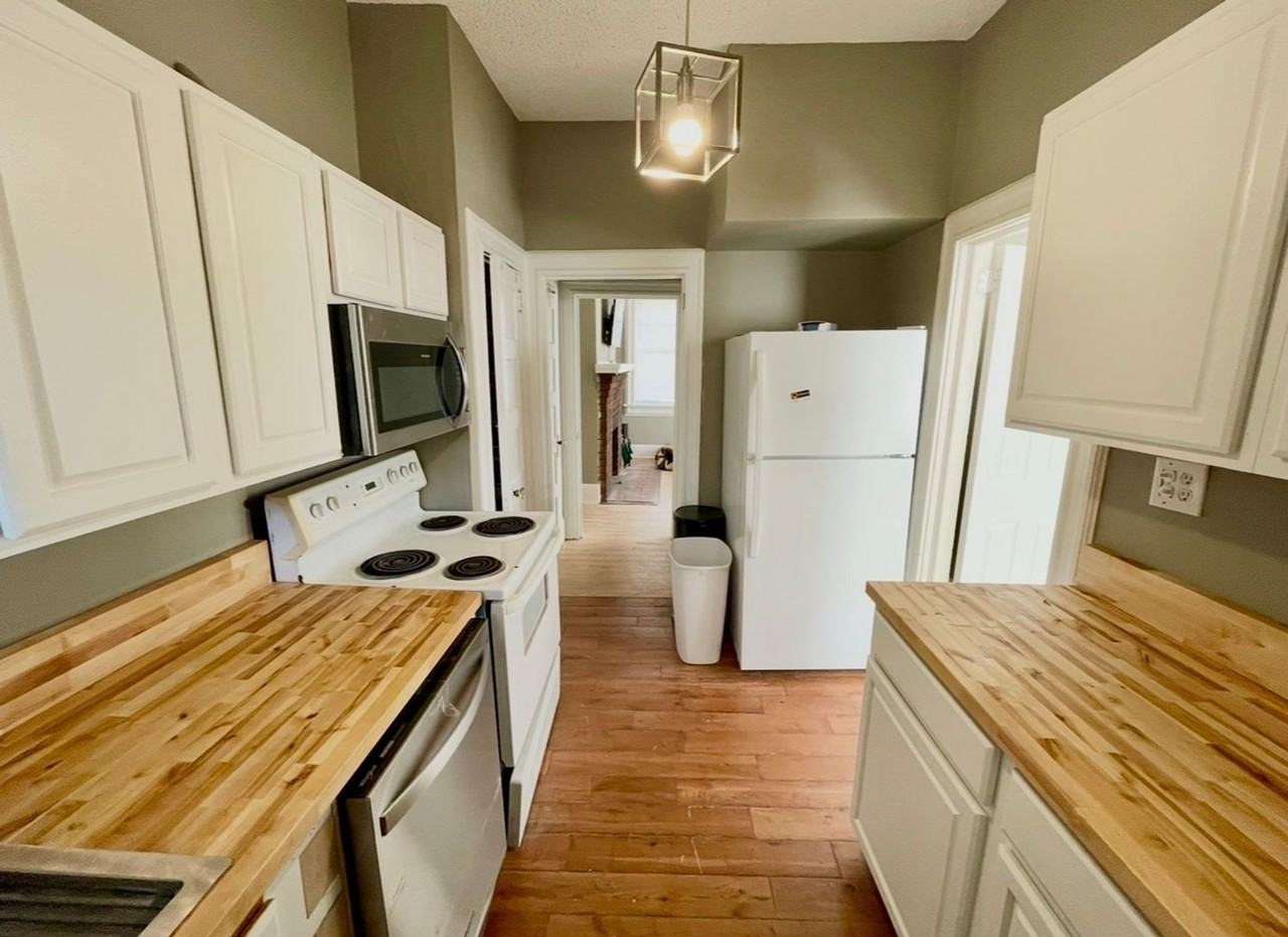 147 S Pickens St - Photo 5 of 11