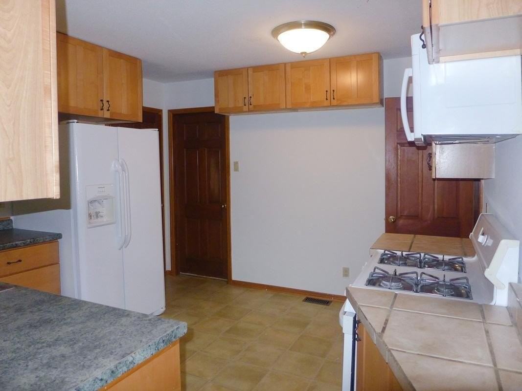 321 Glendale Dr - Photo 5 of 22