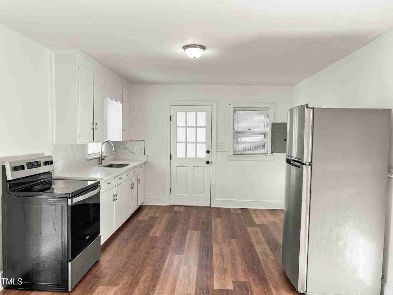 1800 Rosewood Ave - Photo 5 of 15