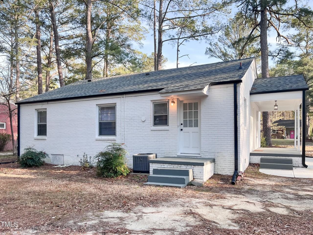 1800 Rosewood Ave - Photo 7 of 15