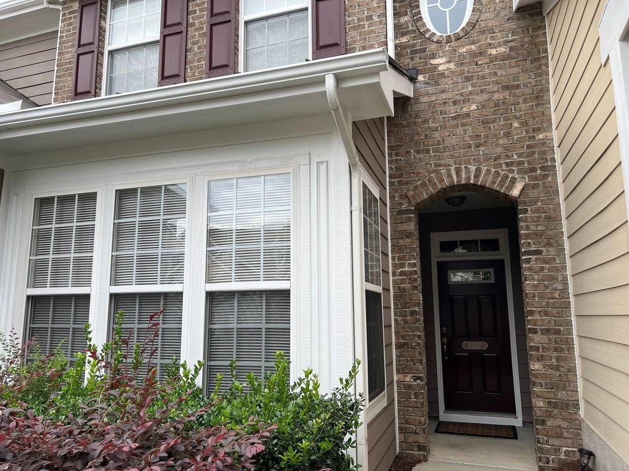 10117 Falls Meadow Ct - Photo 3 of 34