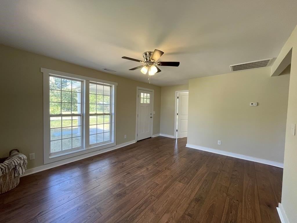 1936 N Dixie Ave - Photo 2 of 13