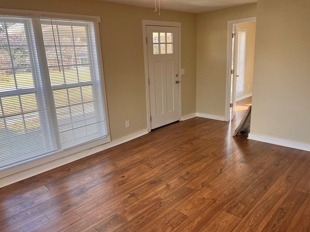 1936 N Dixie Ave - Photo 3 of 13