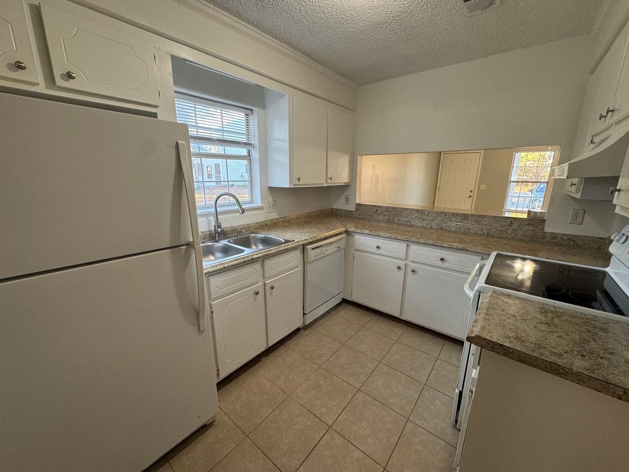 228 Plantation Rd #A - Photo 3 of 8