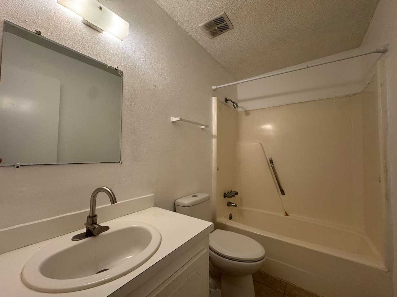 228 Plantation Rd #A - Photo 7 of 8