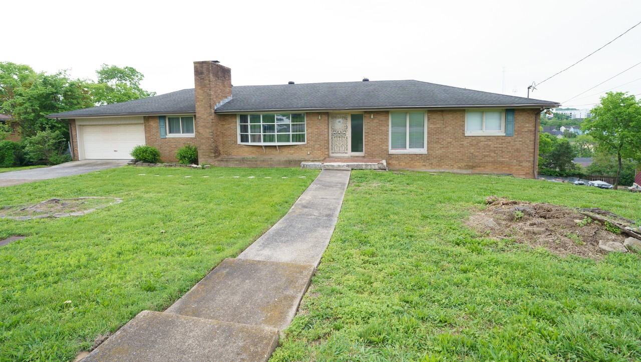 3509 Geneva Cir - Photo 2 of 17