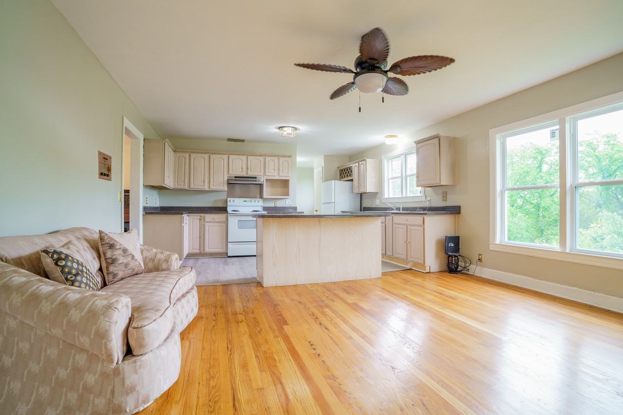 3509 Geneva Cir - Photo 5 of 17