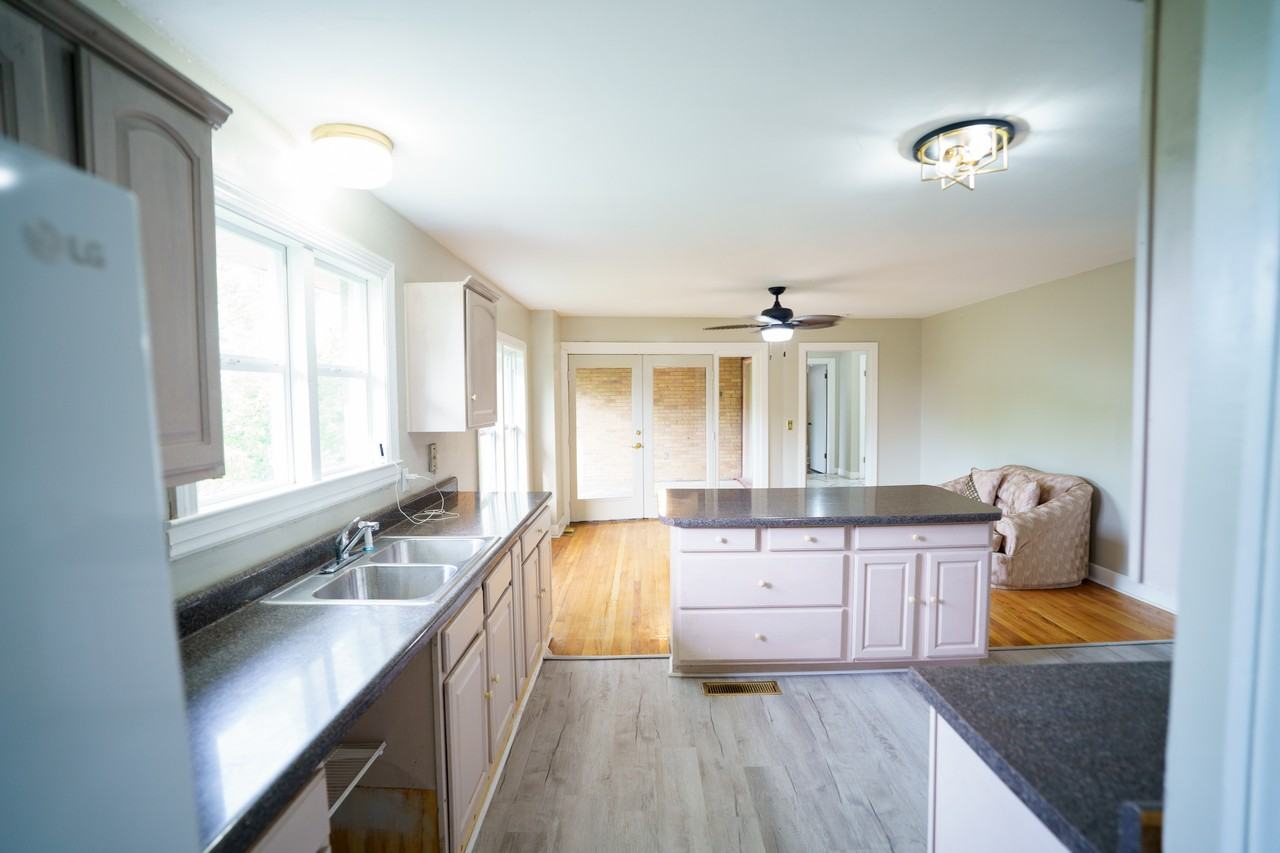 3509 Geneva Cir - Photo 6 of 17